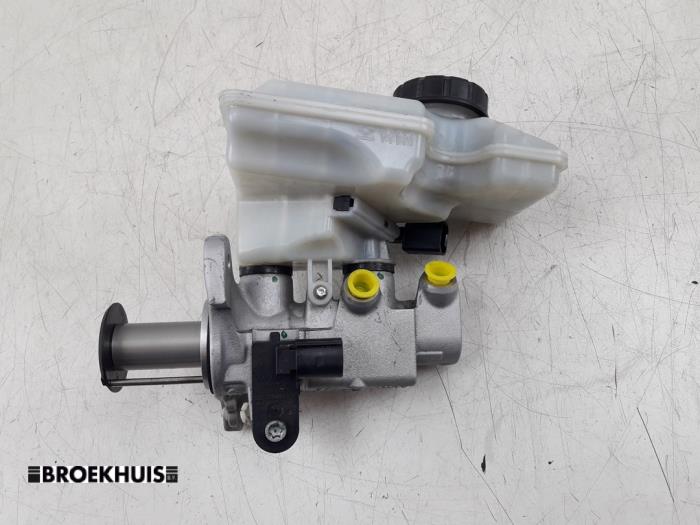 Gebruikte Hoofdremcilinder Volkswagen Passat Variant (3G5) 1.6 TDI 16V Prijs € 25,00 Margeregeling aangeboden door Autobedrijf Broekhuis B.V.