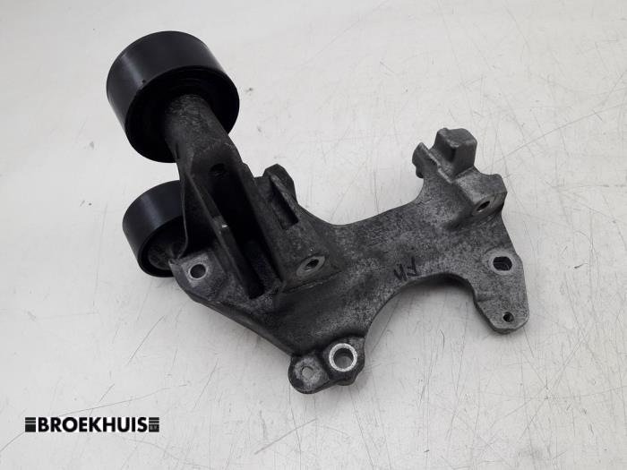 Gebruikte Spanner multiriem Renault Clio IV (5R) 0.9 Energy TCE 90 12V Prijs € 40,00 Margeregeling aangeboden door Autobedrijf Broekhuis B.V.