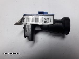 Gebruikte Remassistent sensor Peugeot 308 SW (L4/L9/LC/LJ/LR) 1.6 BlueHDi 120 Prijs € 20,00 Margeregeling aangeboden door Autobedrijf Broekhuis B.V.