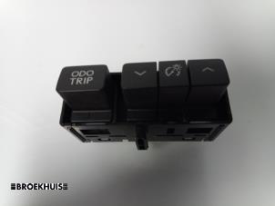 Gebruikte Schakelaar Lexus IS (E3) 300h 2.5 16V Prijs € 15,00 Margeregeling aangeboden door Autobedrijf Broekhuis B.V.