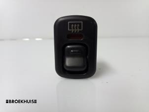 Gebruikte Schakelaar Achteruitverwarming Daihatsu Terios (J1) 1.3 16V 4x4 Prijs € 5,00 Margeregeling aangeboden door Autobedrijf Broekhuis B.V.
