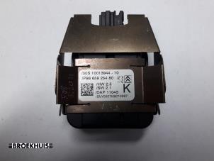 Gebruikte Regensensor Peugeot 508 SW (8E/8U) 2.0 HDiF 16V Prijs € 20,00 Margeregeling aangeboden door Autobedrijf Broekhuis B.V.