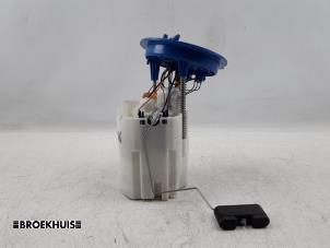 Gebruikte Tank element Pomp Volkswagen Golf VII Variant (AUVV) 1.2 TSI BlueMotion 16V Prijs € 25,00 Margeregeling aangeboden door Autobedrijf Broekhuis B.V.