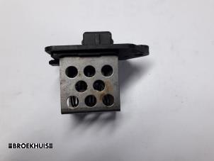 Gebruikte Koelvinweerstand Peugeot 307 (3A/C/D) 1.6 16V Prijs € 10,00 Margeregeling aangeboden door Autobedrijf Broekhuis B.V.