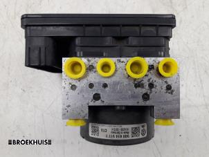 Gebruikte ABS Pomp Volkswagen Golf VII Variant (AUVV) 1.2 TSI BlueMotion 16V Prijs € 50,00 Margeregeling aangeboden door Autobedrijf Broekhuis B.V.