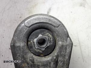 Spanner multiriem van een Land Rover Range Rover Sport (LS) 4.2 V8 32V Supercharged 2005