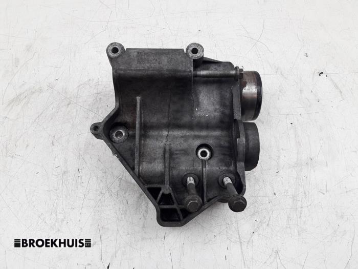 Gebruikte Dynamosteun onder Landrover Range Rover Sport (LS) 4.2 V8 32V Supercharged Prijs € 50,00 Margeregeling aangeboden door Autobedrijf Broekhuis B.V.