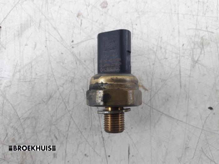 Gebruikte Oliedruk sensor Volkswagen Golf VII (AUA) 1.0 TSI 12V BlueMotion Prijs € 20,00 Margeregeling aangeboden door Autobedrijf Broekhuis B.V.