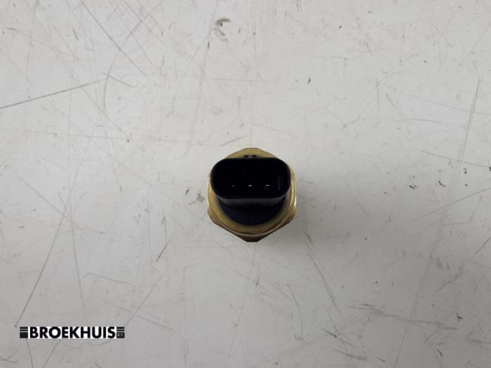Oliedruk sensor van een Skoda Superb Combi (3V5) 2.0 TDI 2020