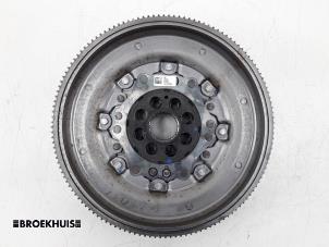 Gebruikte Vliegwiel Skoda Superb Combi (3V5) 2.0 TDI Prijs € 250,00 Margeregeling aangeboden door Autobedrijf Broekhuis B.V.