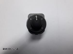 Gebruikte Spiegel Schakelaar Peugeot Boxer (244) 2.2 HDi Prijs € 12,10 Inclusief btw aangeboden door Autobedrijf Broekhuis B.V.