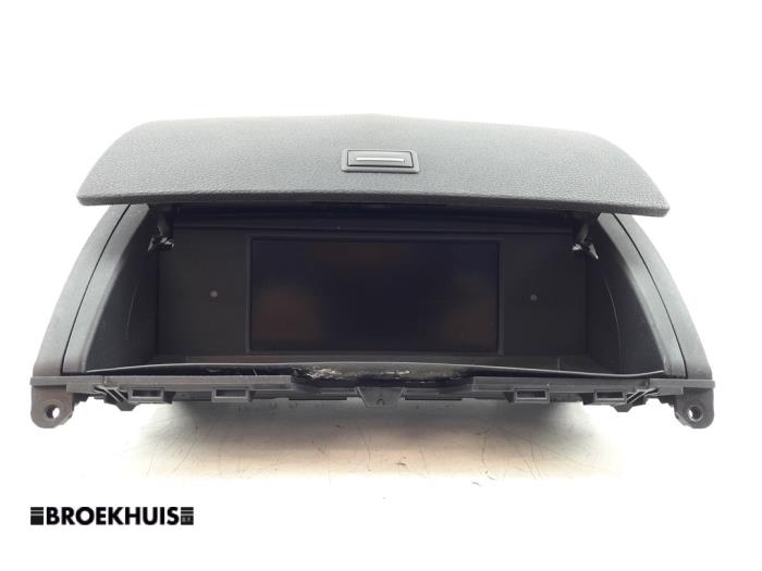 Gebruikte Display Interieur Mercedes C Estate (S204) 1.6 C-180K 16V BlueEfficiency Prijs € 60,00 Margeregeling aangeboden door Autobedrijf Broekhuis B.V.