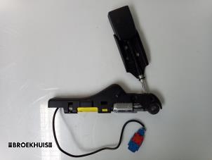 Gebruikte Gordelspanner rechts Citroen C3 (FC/FL/FT) 1.1 Prijs € 20,00 Margeregeling aangeboden door Autobedrijf Broekhuis B.V.