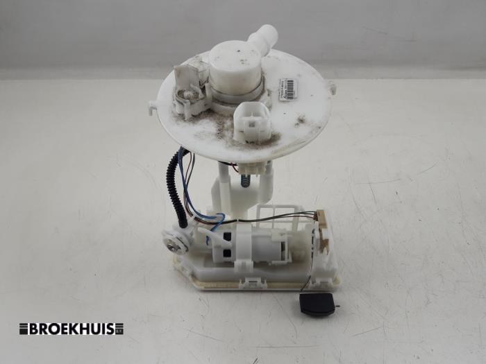 Gebruikte Tank element Pomp Toyota C-HR (X1,X5) 1.8 16V Hybrid Prijs € 85,00 Margeregeling aangeboden door Autobedrijf Broekhuis B.V.