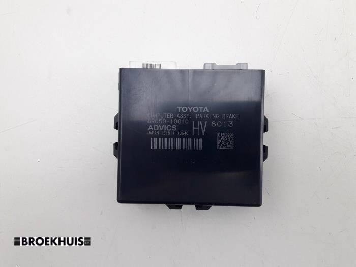 Gebruikte Handrem Module Toyota C-HR (X1,X5) 1.8 16V Hybrid Prijs € 50,00 Margeregeling aangeboden door Autobedrijf Broekhuis B.V.