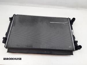 Gebruikte Radiateur Volkswagen Golf VII Variant (AUVV) 2.0 TDI 150 16V Prijs € 70,00 Margeregeling aangeboden door Autobedrijf Broekhuis B.V.