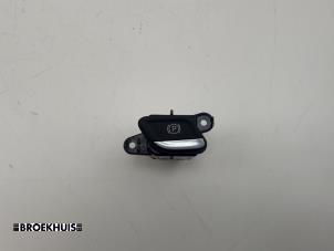 Gebruikte Schakelaar handrem Chrysler Pacifica 3.6 V6 24V Prijs € 50,00 Margeregeling aangeboden door Autobedrijf Broekhuis B.V.