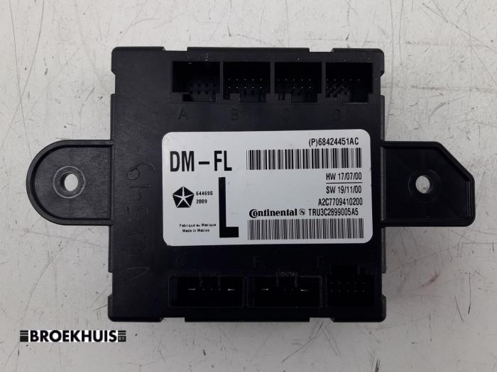 Gebruikte Module Centrale Deurvergrendeling Chrysler Pacifica 3.6 V6 24V Prijs € 60,00 Margeregeling aangeboden door Autobedrijf Broekhuis B.V.