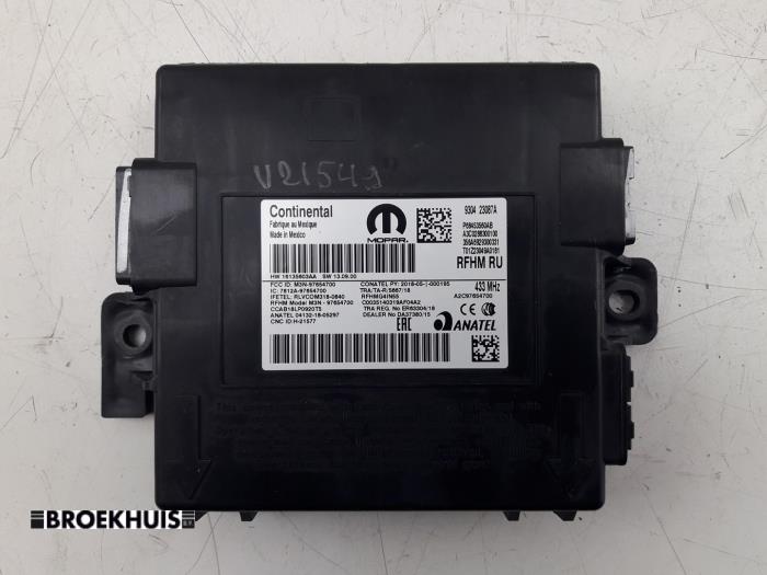 Gebruikte Keyless vehicle module Chrysler Pacifica 3.6 V6 24V Prijs € 125,00 Margeregeling aangeboden door Autobedrijf Broekhuis B.V.