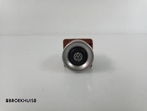 Gebruikte ESP Schakelaar Citroen C8 (EA/EB) 2.0 HPi 16V Prijs € 5,00 Margeregeling aangeboden door Autobedrijf Broekhuis B.V.