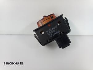 Gebruikte Schakelaar Citroen C4 Grand Picasso (UA) 2.0 16V Autom. Prijs € 5,00 Margeregeling aangeboden door Autobedrijf Broekhuis B.V.