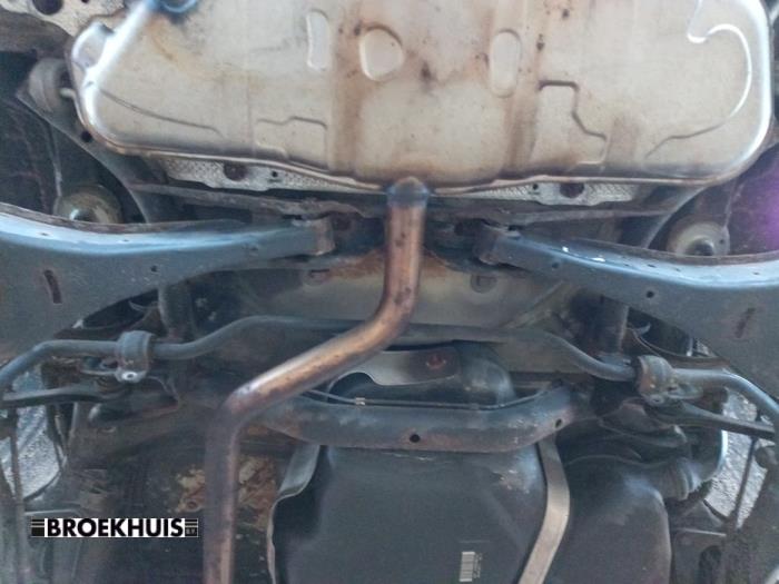 Gebruikte Subframe Volkswagen Golf VI (5K1) 1.2 TSI Prijs € 65,00 Margeregeling aangeboden door Autobedrijf Broekhuis B.V.