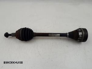 Gebruikte Cardanas links-voor (VWA) Volkswagen Golf VI (5K1) 1.2 TSI Prijs € 30,00 Margeregeling aangeboden door Autobedrijf Broekhuis B.V.