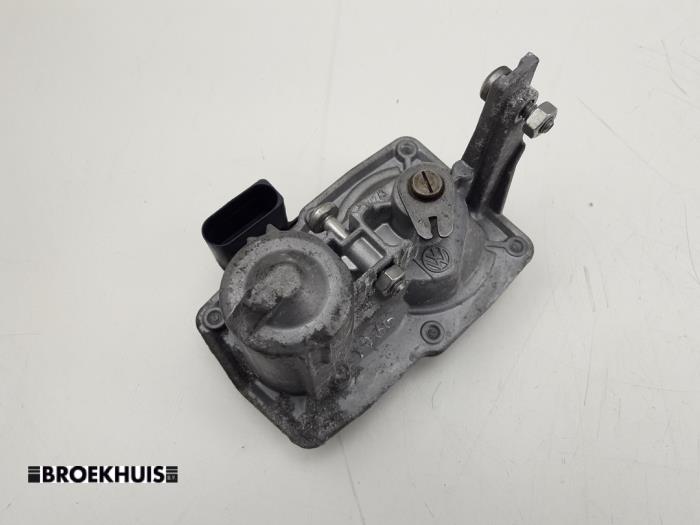 Gebruikte Smoorklep uitlaatgas Volkswagen Passat Variant (3G5) 1.6 TDI 16V Prijs € 45,00 Margeregeling aangeboden door Autobedrijf Broekhuis B.V.