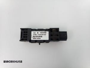 Gebruikte Airbag Sensor Nissan Micra (K12) 1.2 16V Prijs € 25,00 Margeregeling aangeboden door Autobedrijf Broekhuis B.V.