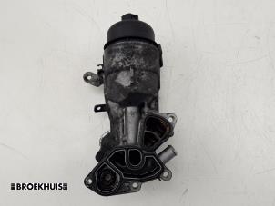Gebruikte Oliefilterhuis Peugeot 308 SW (L4/L9/LC/LJ/LR) 1.6 BlueHDi 120 Prijs € 50,00 Margeregeling aangeboden door Autobedrijf Broekhuis B.V.