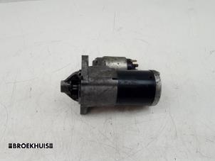 Gebruikte Startmotor Suzuki Grand Vitara II (JT) 2.0 16V Prijs € 40,00 Margeregeling aangeboden door Autobedrijf Broekhuis B.V.