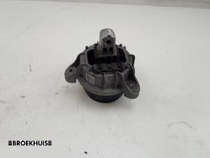 Gebruikte Motorsteun BMW 5 serie Touring (F11) 520d 16V Prijs € 45,00 Margeregeling aangeboden door Autobedrijf Broekhuis B.V.