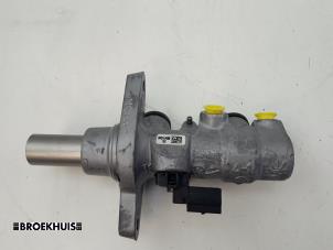 Gebruikte Hoofdremcilinder Volkswagen Tiguan (5N1/2) 2.0 TDI 16V 4Motion Prijs € 30,00 Margeregeling aangeboden door Autobedrijf Broekhuis B.V.