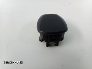 Gebruikte Lichtsensor Polestar Polestar 2 78kWh Long Range Dual Motor Prijs € 25,00 Margeregeling aangeboden door Autobedrijf Broekhuis B.V.