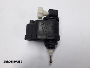 Gebruikte Motor Koplamp Hyundai Accent II/Excel II/Pony 1.3i 12V Prijs € 10,00 Margeregeling aangeboden door Autobedrijf Broekhuis B.V.