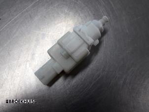 Gebruikte Remlicht Schakelaar Peugeot Boxer (244) 2.0 HDi Prijs € 9,08 Inclusief btw aangeboden door Autobedrijf Broekhuis B.V.