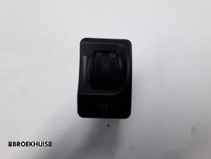 Gebruikte Cockpit dimmer Hyundai Trajet 2.0 16V Prijs € 7,50 Margeregeling aangeboden door Autobedrijf Broekhuis B.V.