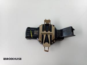 Gebruikte Regensensor Mercedes GLB (247.6) 1.3 GLB-200 Turbo 16V Prijs € 60,00 Margeregeling aangeboden door Autobedrijf Broekhuis B.V.