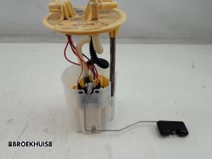 Gebruikte Tank element Pomp Renault Master III (MA/MB/MC/MD/MH/MF/MG/MH) 2.3 dCi 135 16V FWD Prijs € 151,25 Inclusief btw aangeboden door Autobedrijf Broekhuis B.V.