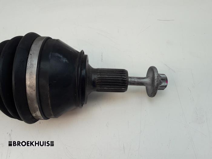 Aandrijfas links-voor van een Mercedes-Benz GLB (247.6) 1.3 GLB-200 Turbo 16V 2023