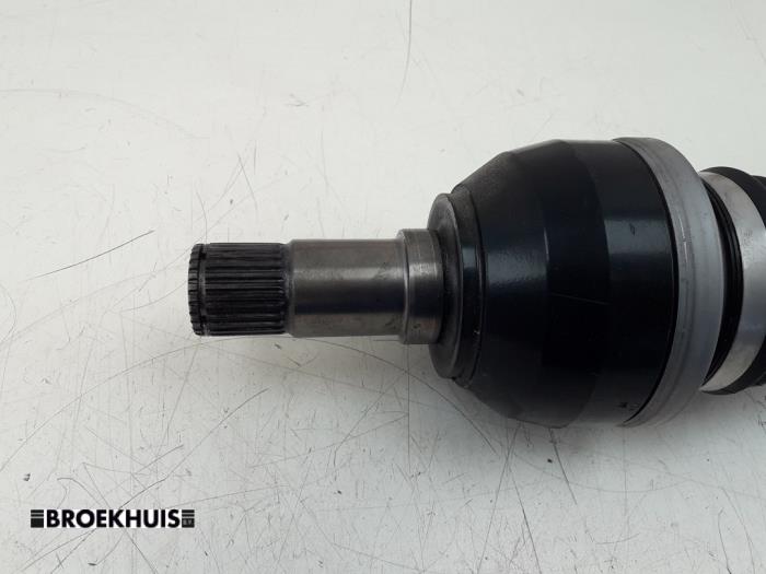 Aandrijfas links-voor van een Mercedes-Benz GLB (247.6) 1.3 GLB-200 Turbo 16V 2023