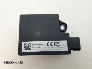 Gebruikte Bandenspanning module Tesla Model 3 Long Range AWD 75 kWh Prijs € 20,00 Margeregeling aangeboden door Autobedrijf Broekhuis B.V.