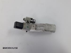 Gebruikte Krukas sensor Volkswagen Up! (121) 1.0 12V 60 Prijs € 25,00 Margeregeling aangeboden door Autobedrijf Broekhuis B.V.