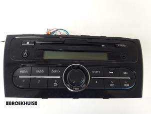Gebruikte Radio CD Speler Mitsubishi Space Star (A0) 1.0 12V Prijs € 50,00 Margeregeling aangeboden door Autobedrijf Broekhuis B.V.