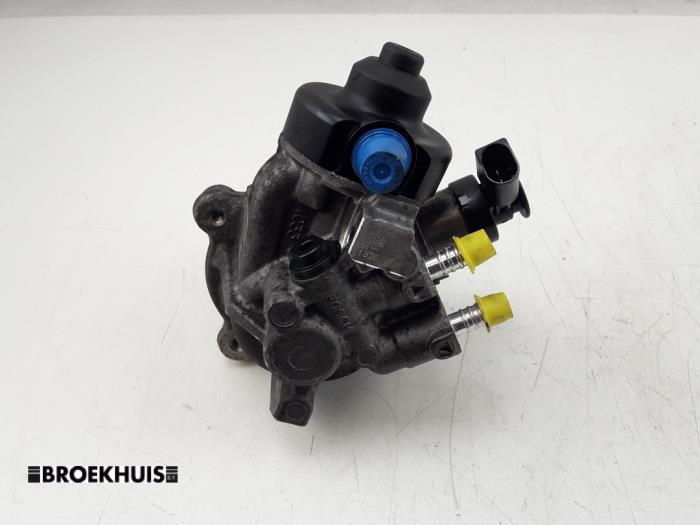 Gebruikte Brandstofpomp Mechanisch Volkswagen Golf VII Variant (AUVV) 2.0 TDI 150 16V Prijs € 100,00 Margeregeling aangeboden door Autobedrijf Broekhuis B.V.