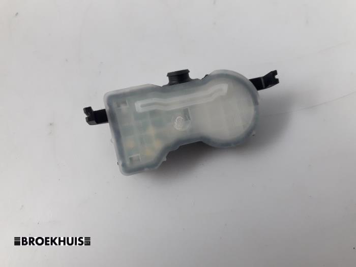 Bandenspanningsensor van een Mitsubishi Space Star (A0) 1.0 12V 2016