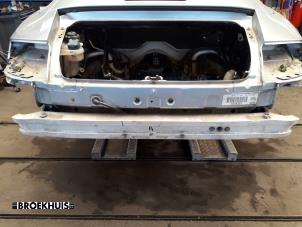 Gebruikte Bumperframe achter Porsche 911 (996) 3.6 Carrera 4 24V Prijs € 150,00 Margeregeling aangeboden door Autobedrijf Broekhuis B.V.