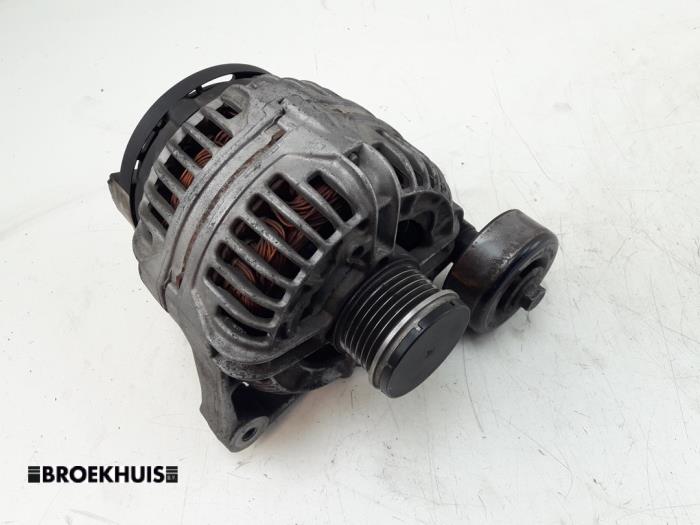 Gebruikte Dynamo Porsche 911 (996) 3.6 Carrera 4 24V Prijs € 100,00 Margeregeling aangeboden door Autobedrijf Broekhuis B.V.