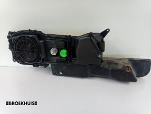 Gebruikte Speaker Porsche 911 (996) 3.6 Carrera 4 24V Prijs € 50,00 Margeregeling aangeboden door Autobedrijf Broekhuis B.V.
