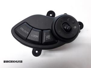 Gebruikte Spiegel Schakelaar Hyundai Santa Fe I 2.7 V6 24V 4x4 Autom. Prijs € 15,00 Margeregeling aangeboden door Autobedrijf Broekhuis B.V.